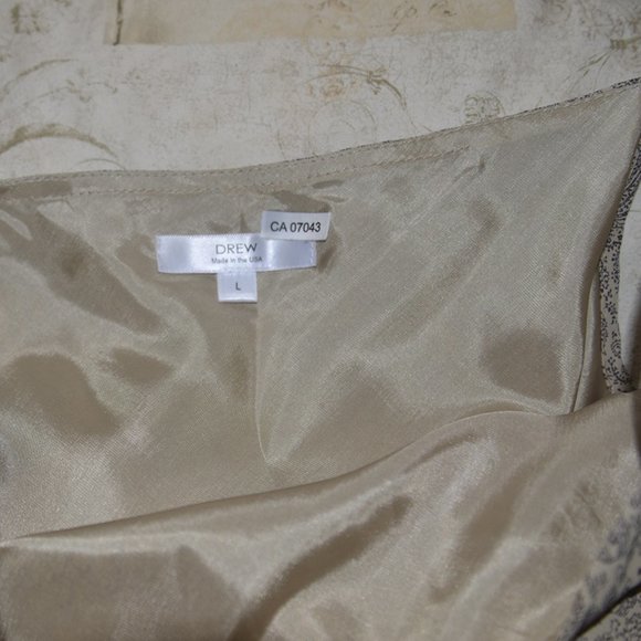 Asymmetrical design spaghetti strap dress - Picture 7 of 10